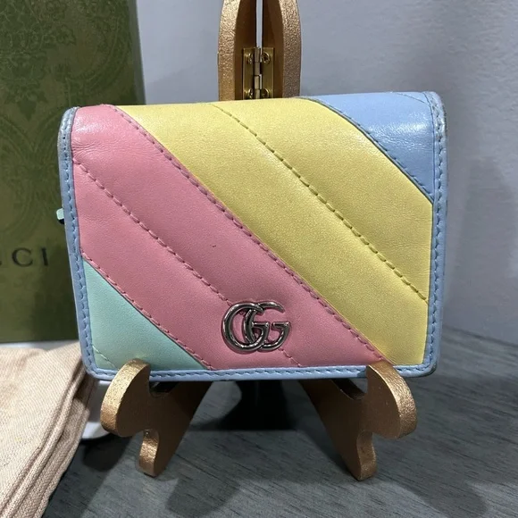 Gucci -Rare Multicolor Pastel Wallet with Silver GG Logo - Picture 2 of 11